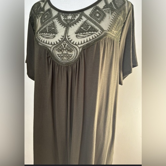 Green Envelope Olive Green Plus Size Top 2X - WORN ONCE!! - Picture 2 of 6